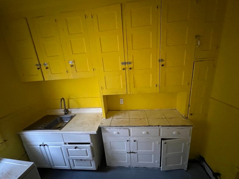 More Photos Of 3311 W Grand St, Detroit Multifamily For Sale