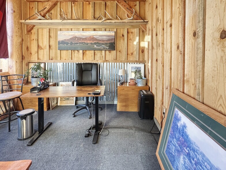 More Photos Of 350-352 E Bridge St, Hotchkiss Office For Lease