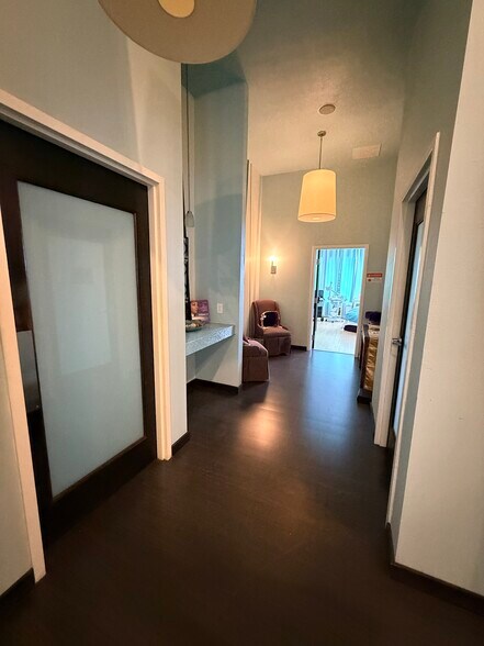 More Photos Of 2140 W Grande Blvd, Tyler Medical For Lease