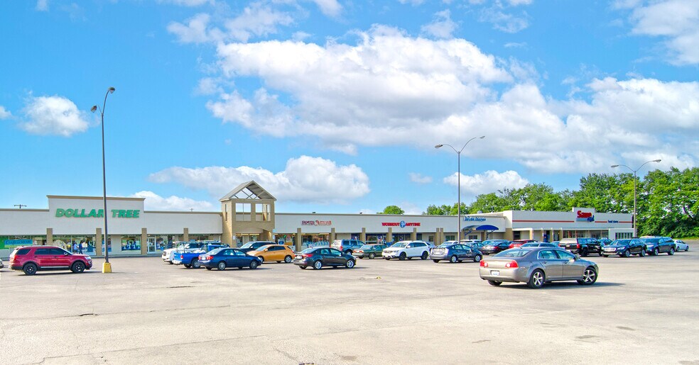 More Photos Of 300-320 Lexington Rd, Versailles Unknown For Lease