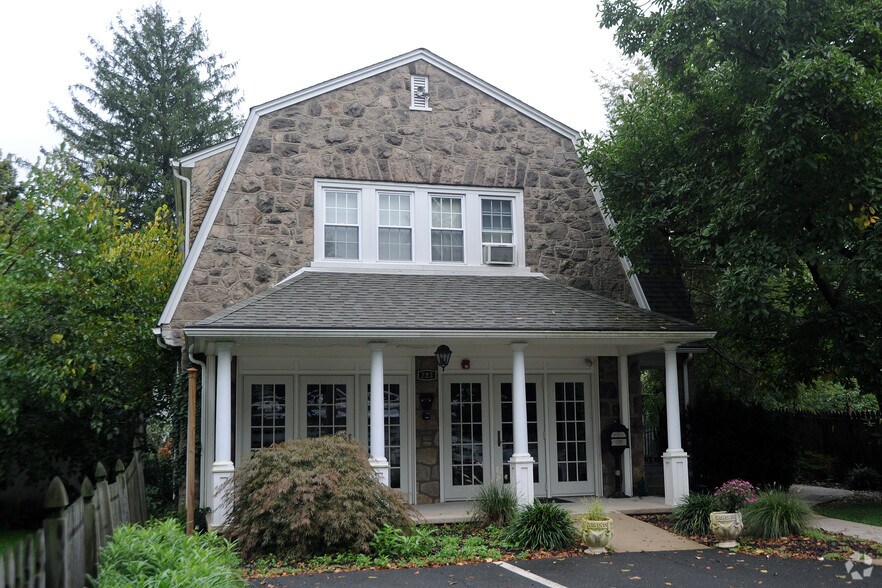 More Photos Of 223 Summit Ave, Fort Washington Office Residential For Lease
