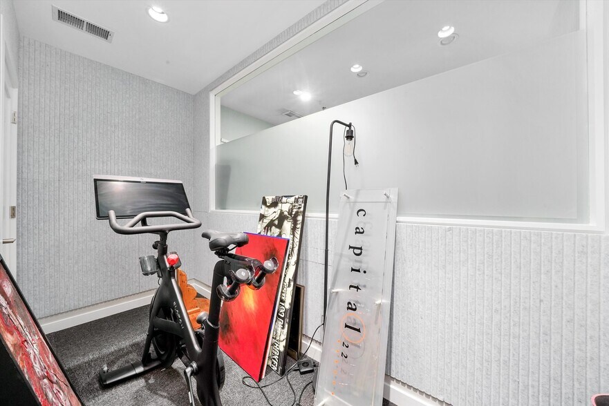 More Photos Of 1327 W Washington Blvd, Chicago Loft Creative Space For Lease