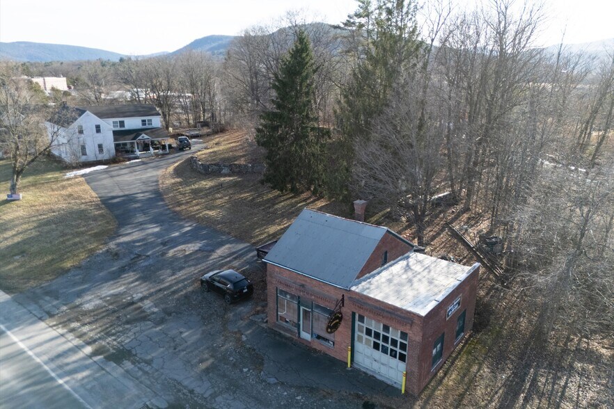 More Photos Of 1053 Wicker St, Ticonderoga Multifamily For Sale