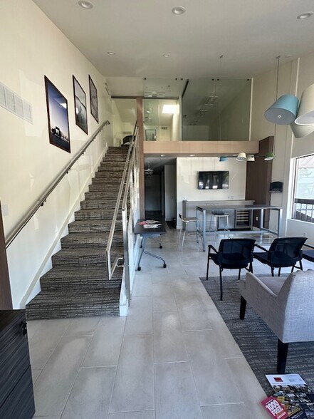 More Photos Of 401 Primrose Rd, Burlingame General Retail For Lease