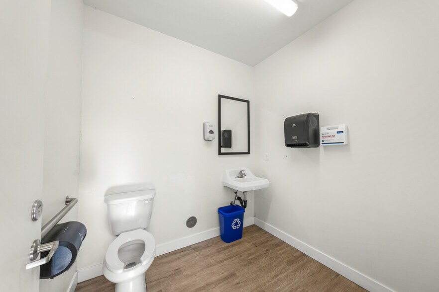 More Photos Of 188 Salmon Way, White City Industrial For Sale