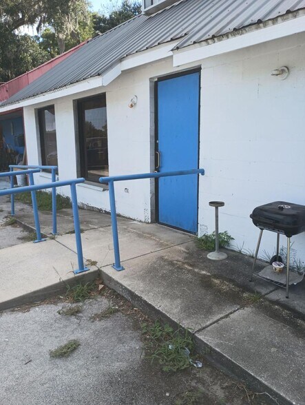 More Photos Of 16535 N US Highway 301, Citra Convenience Store For Sale