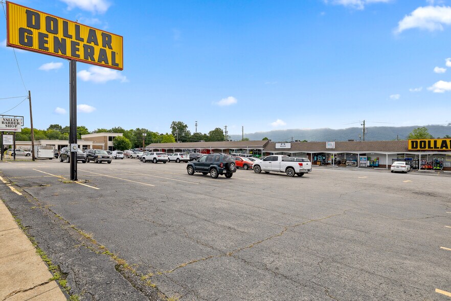 More Photos Of 152 N Main St, Trenton General Retail For Sale