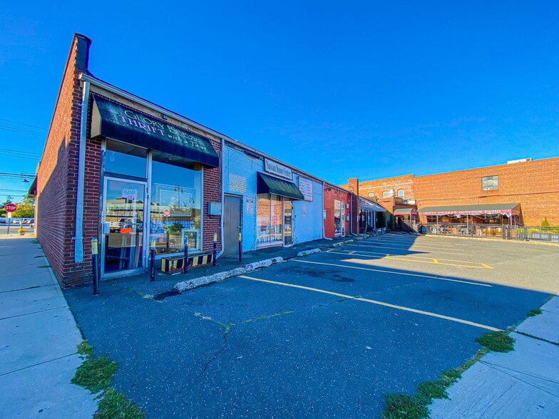 More Photos Of 851 Merrick Rd, Baldwin Storefront For Sale