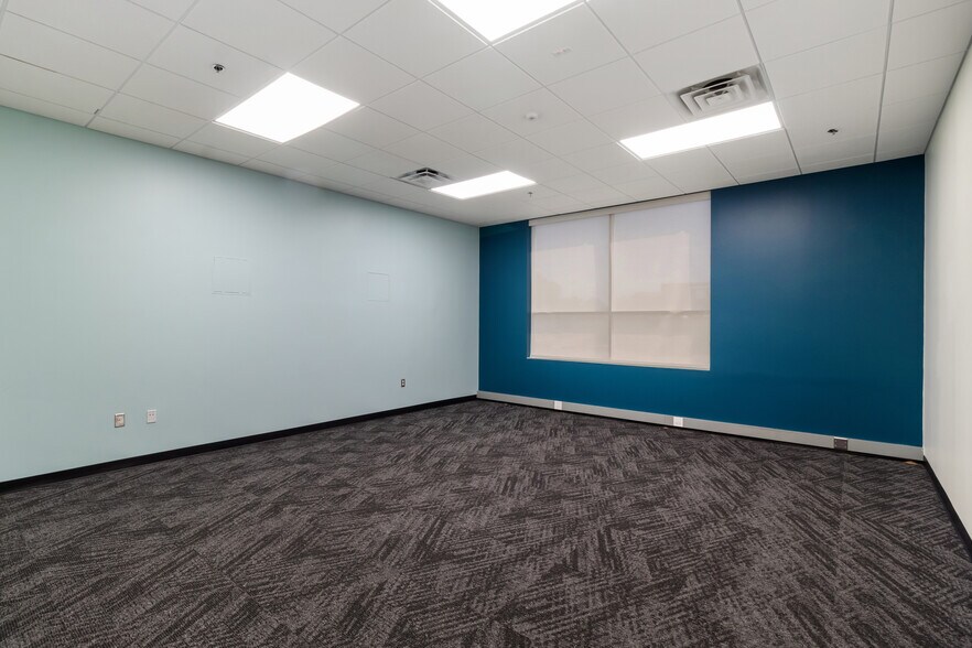 More Photos Of 3101 University Dr E, Bryan Loft Creative Space For Lease