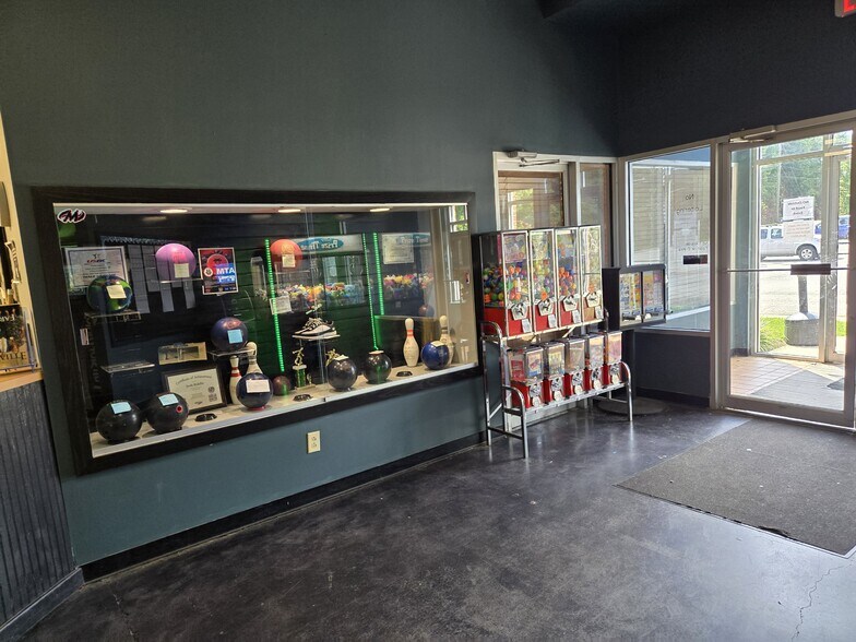 More Photos Of 2006 S Main St, Farmville Bowling Alley For Sale