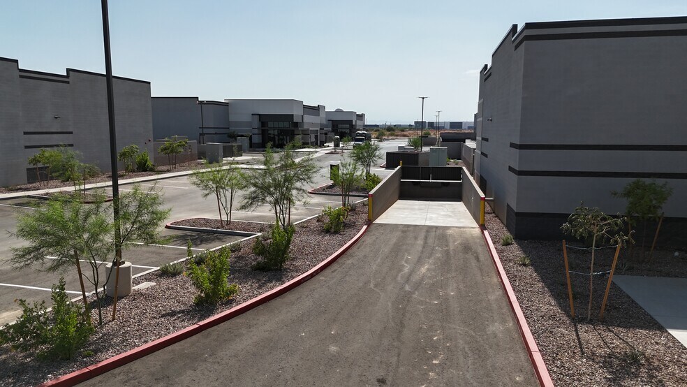 More Photos Of 7320 E Pecos Rd, Mesa Warehouse For Sale