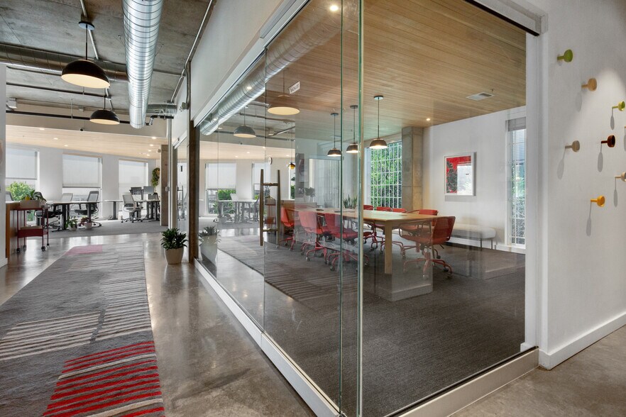 More Photos Of 3303 N Mississippi Ave, Portland Office For Lease