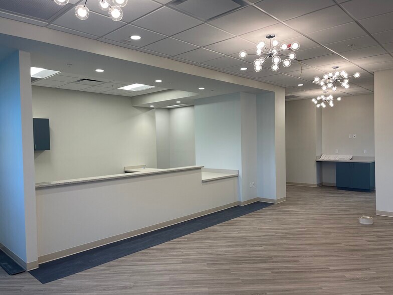 More Photos Of Pinebrook Road & Curry Lane - Building 1, Venice Unknown For Lease