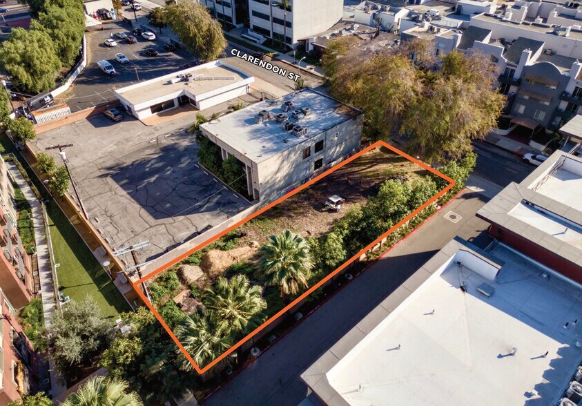 More Photos Of 22045 Clarendon St, Woodland Hills Land For Sale