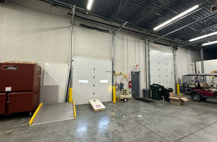 More Photos Of 6037 Commerce Ct, Mason Warehouse For Lease