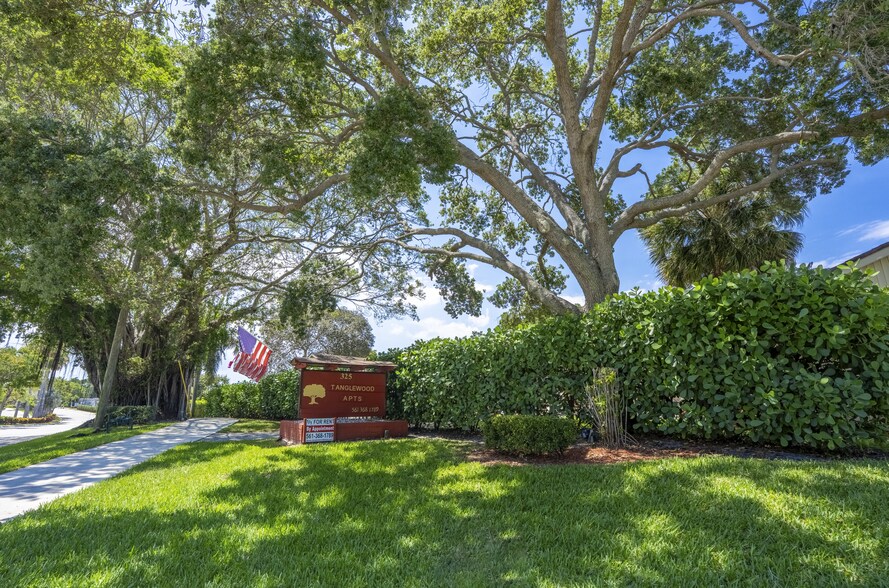 More Photos Of 325 NW Spanish River Blvd, Boca Raton Apartments For Sale