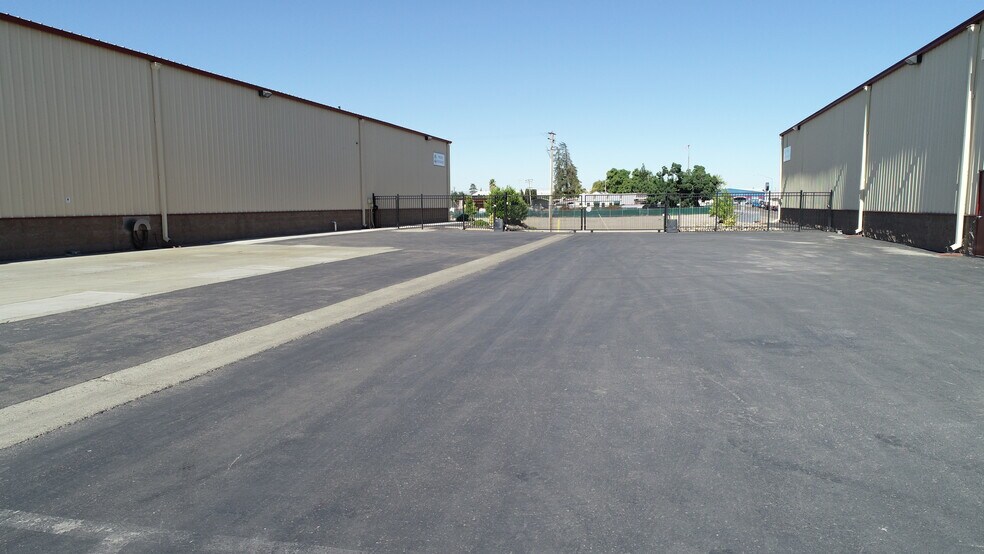 More Photos Of 506-530 El Roya Ave, Modesto Warehouse For Lease
