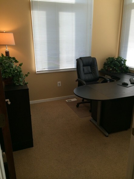 More Photos Of 302 Corporate Dr E, Langhorne Office For Lease