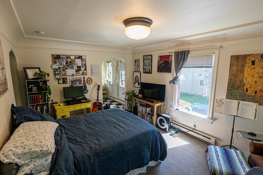 More Photos Of 1003 N 1st St, Renton Apartments For Sale