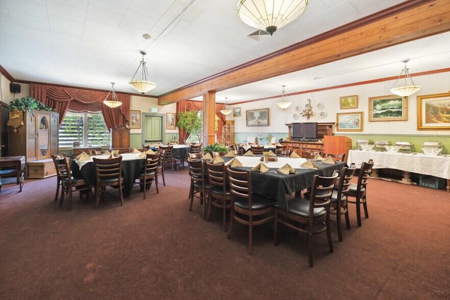 More Photos Of 13300 Big Basin Way, Boulder Creek Restaurant For Sale