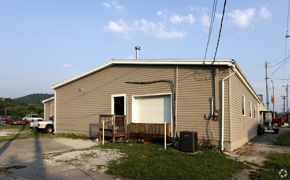 More Photos Of 118-120 N Roane St, Harriman Office For Sale