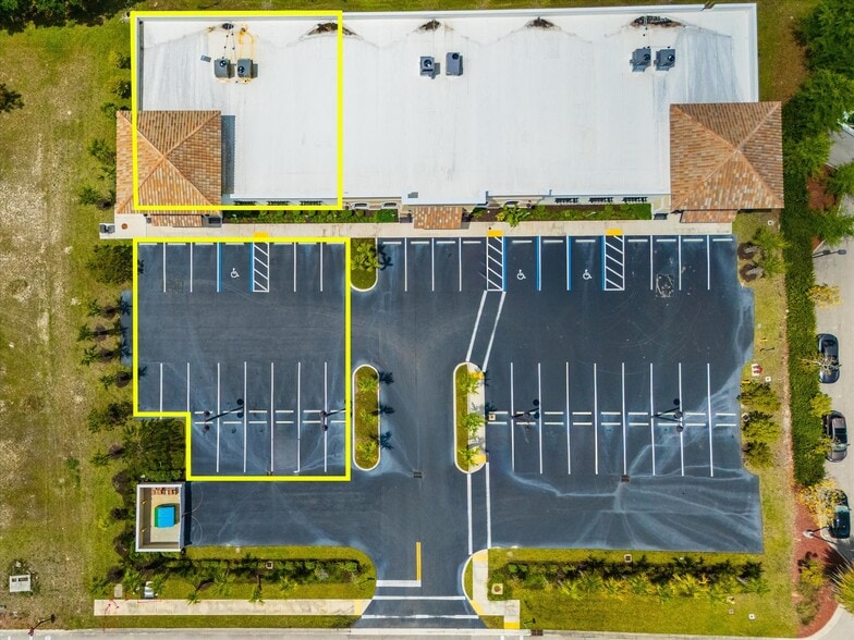 More Photos Of 22904 Lyden Dr, Estero Medical For Sale