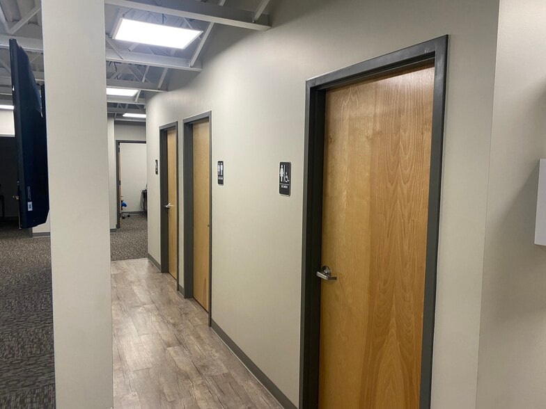 More Photos Of 5311 Plainfield Ave NE, Grand Rapids Manufacturing For Lease