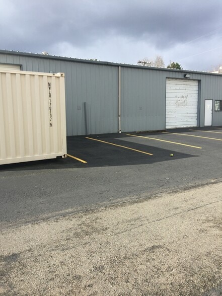 More Photos Of 2802-2812 19th St SE, Salem Warehouse For Lease