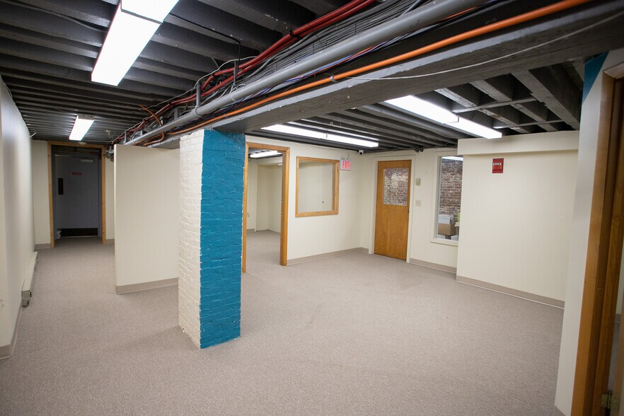 More Photos Of 105 Main St, Bangor Apartments For Lease