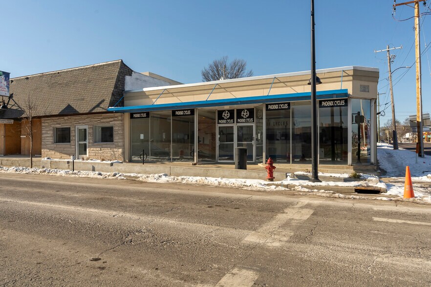 Primary Photo Of 300 S Illinois Ave, Carbondale Storefront Retail Office For Sale