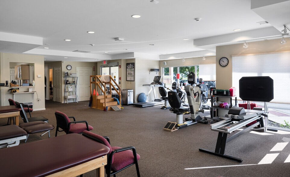 More Photos Of 3121 E 10th St, Jeffersonville Freestanding For Lease