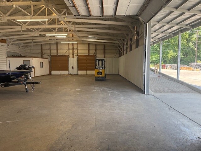 More Photos Of 500 N Congress Ave, Evansville Warehouse For Sale