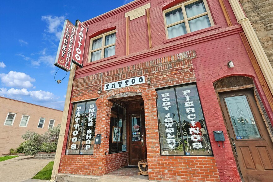 More Photos Of 1426 N Main St, Fort Worth Storefront Retail Office For Lease