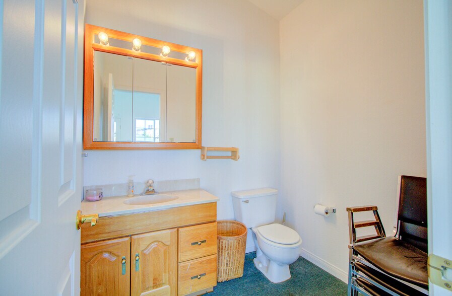 More Photos Of 1308 Wyoming St, Boulder City General Retail For Sale