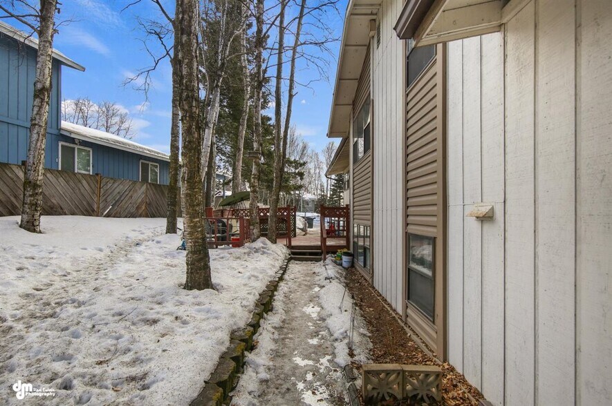 More Photos Of 12521 Tanada Loop, Anchorage Multifamily For Sale
