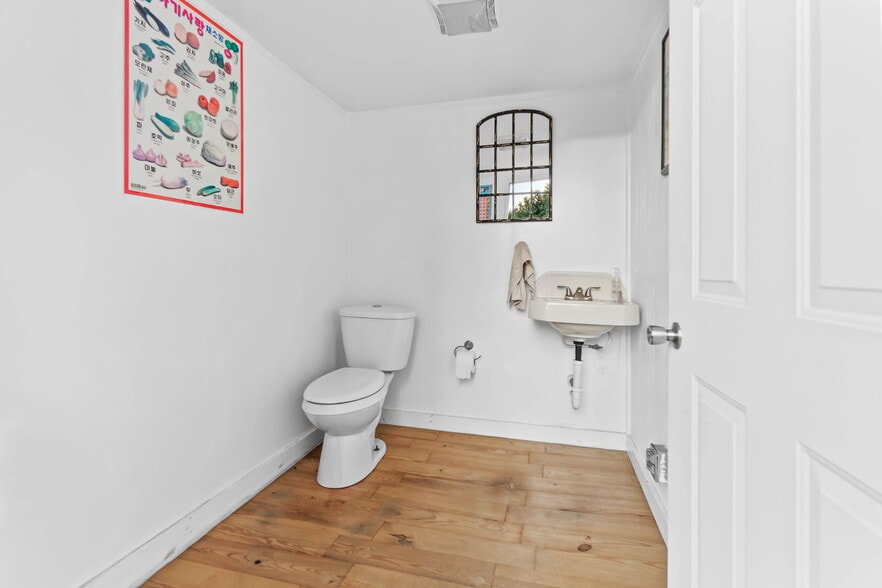 More Photos Of 1748 Georgia St, Alford Specialty For Sale