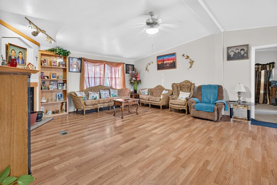 More Photos Of 611 W Main St, Fabens Apartments For Sale