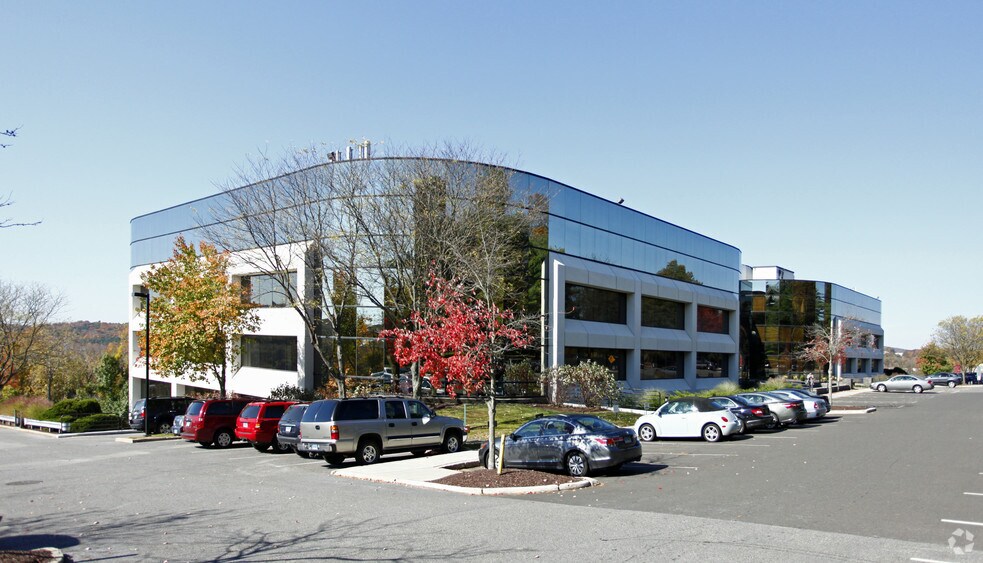 More Photos Of 83 Wooster Heights Rd, Danbury Office For Lease