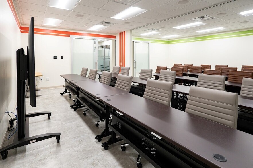 More Photos Of 12121 Westheimer Rd, Houston Coworking Space