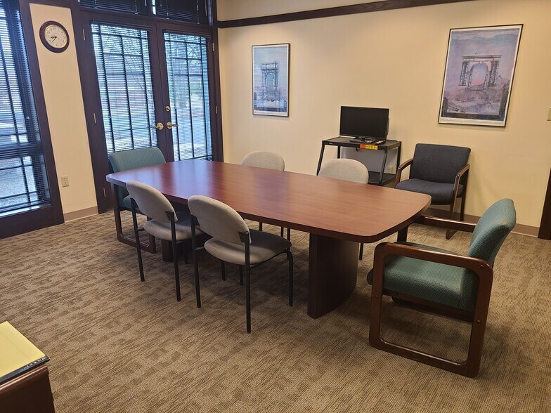 More Photos Of 1400 Merrill Ave, Wausau Medical For Sale