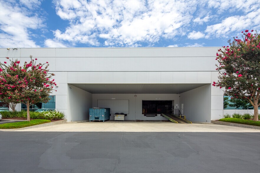 More Photos Of 15281 Barranca Pky, Irvine Industrial For Lease