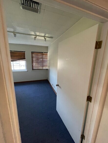 More Photos Of 1450-1496 Oddstad Dr, Redwood City Warehouse For Lease