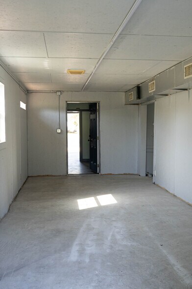 More Photos Of 603-605 S Martin Luther King Blvd, Temple Light Manufacturing For Lease