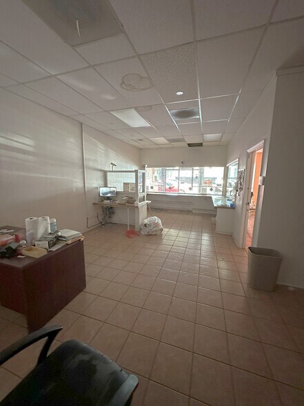 More Photos Of 112 E Market St, Stockton Storefront For Sale