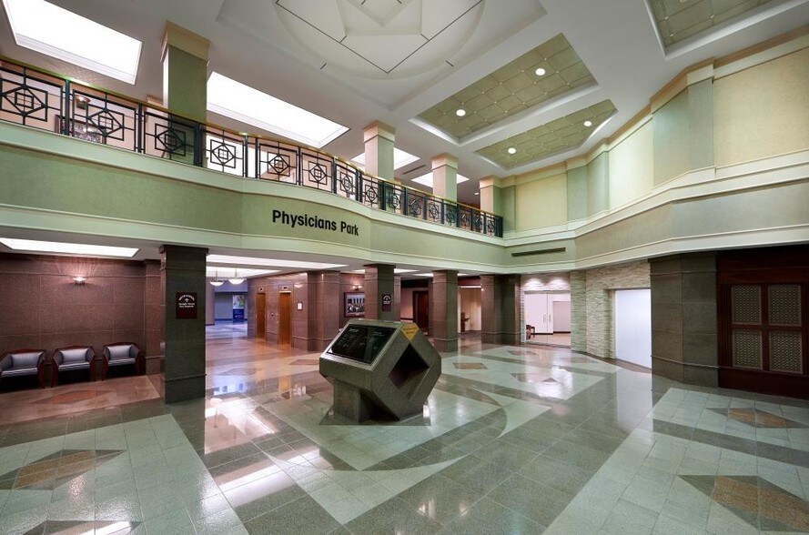 More Photos Of 2400 Patterson St, Nashville Medical For Lease