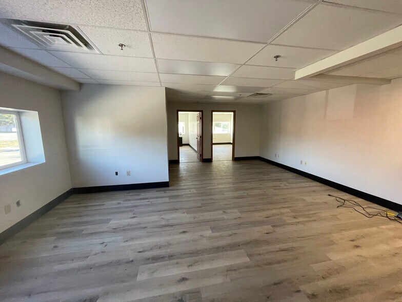 More Photos Of 513-539 E Hiawatha Blvd, Syracuse Warehouse For Sale