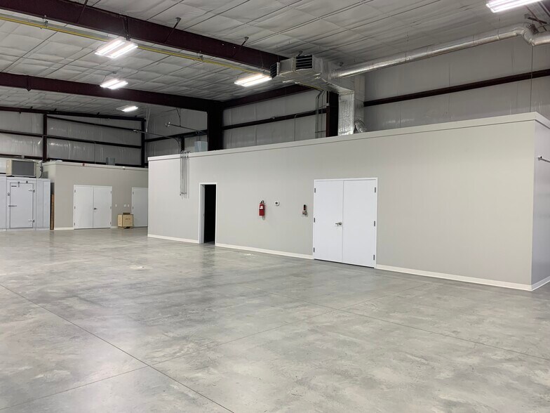 More Photos Of 170 Budco Ln, Elizabethtown Warehouse For Lease