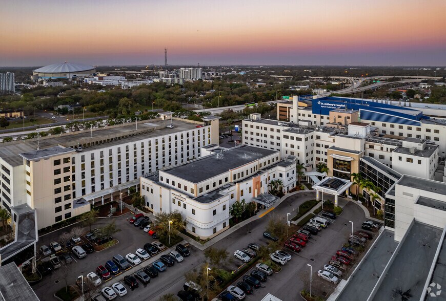 More Photos Of 560 Jackson St N, Saint Petersburg Medical For Lease