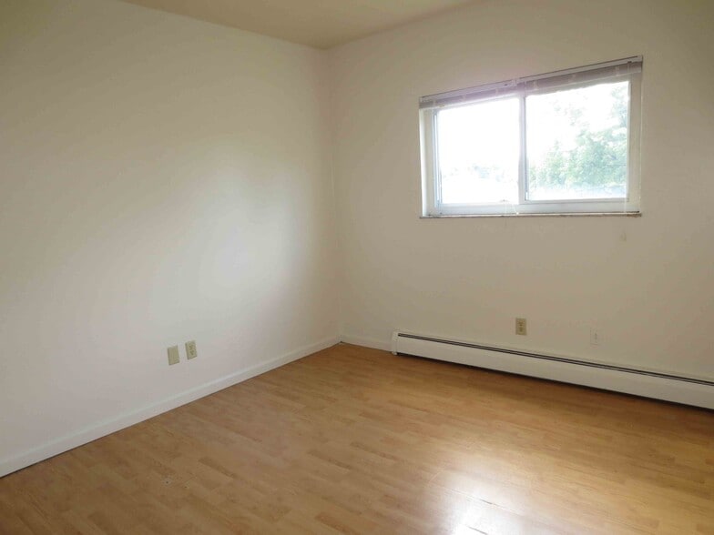 More Photos Of 8400-8414 Anthony Wayne Ave, Cincinnati Apartments For Sale