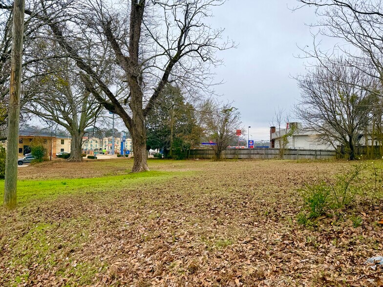 More Photos Of 1007 Fort Dale Rd, Greenville Service Station For Sale